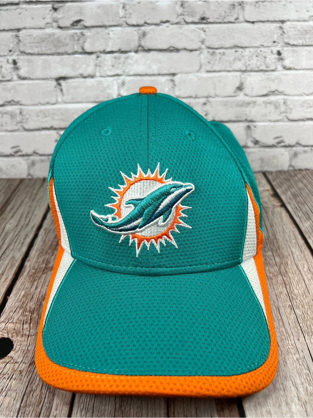 Preowned New Era 39Thirty NFL Miami Dolphins Hat Size Large And XL H1